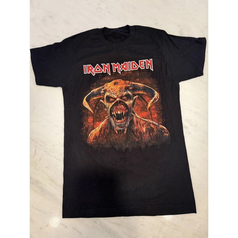 Iron Maiden Legacy of the Beast 2019 Tour T-Shirt Size Small Merch Concert Band
